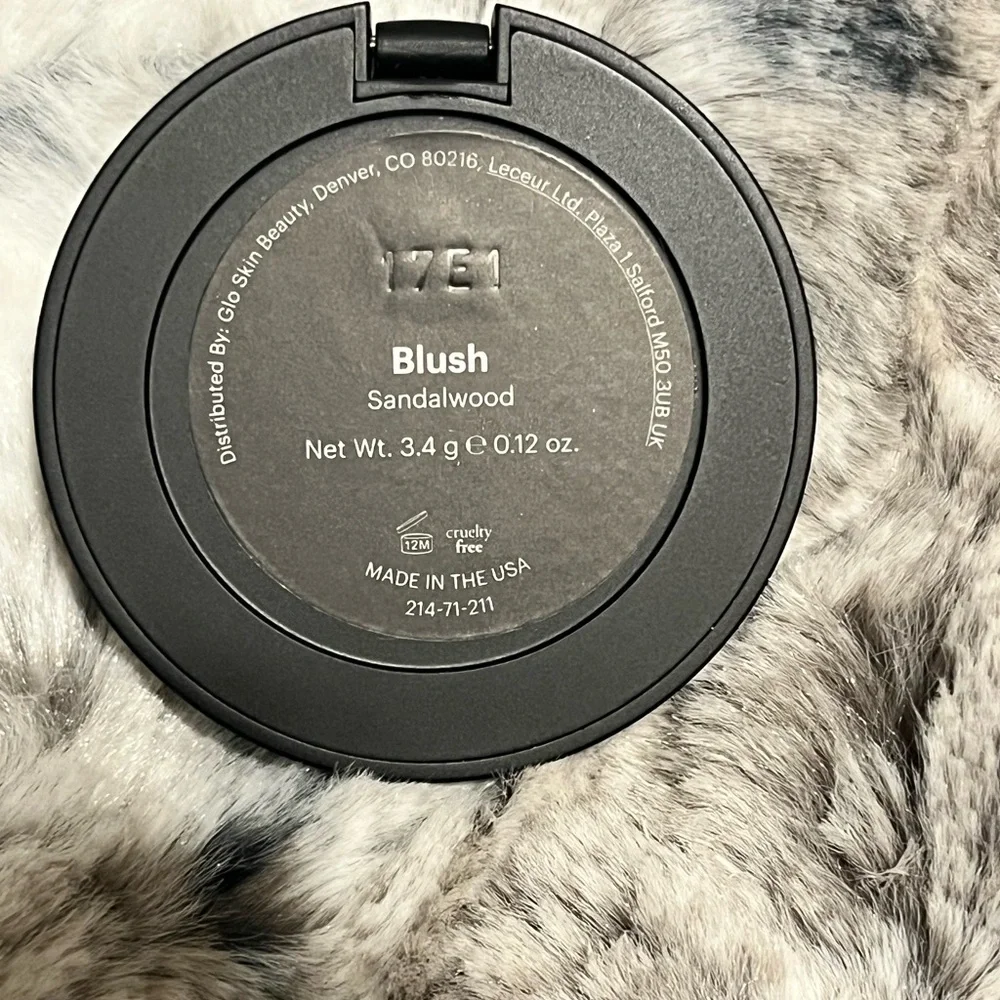 Glo Skin Beauty blush - Sandalwood Blush Radiant Glow. NWOT - Picture 4 of 7